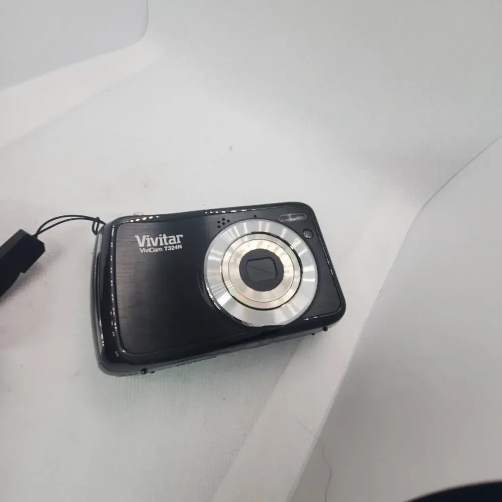 Vivitar VivCam T324N Digital Camera Black FOR PARTS OR REPAIR Broken As Is Spare